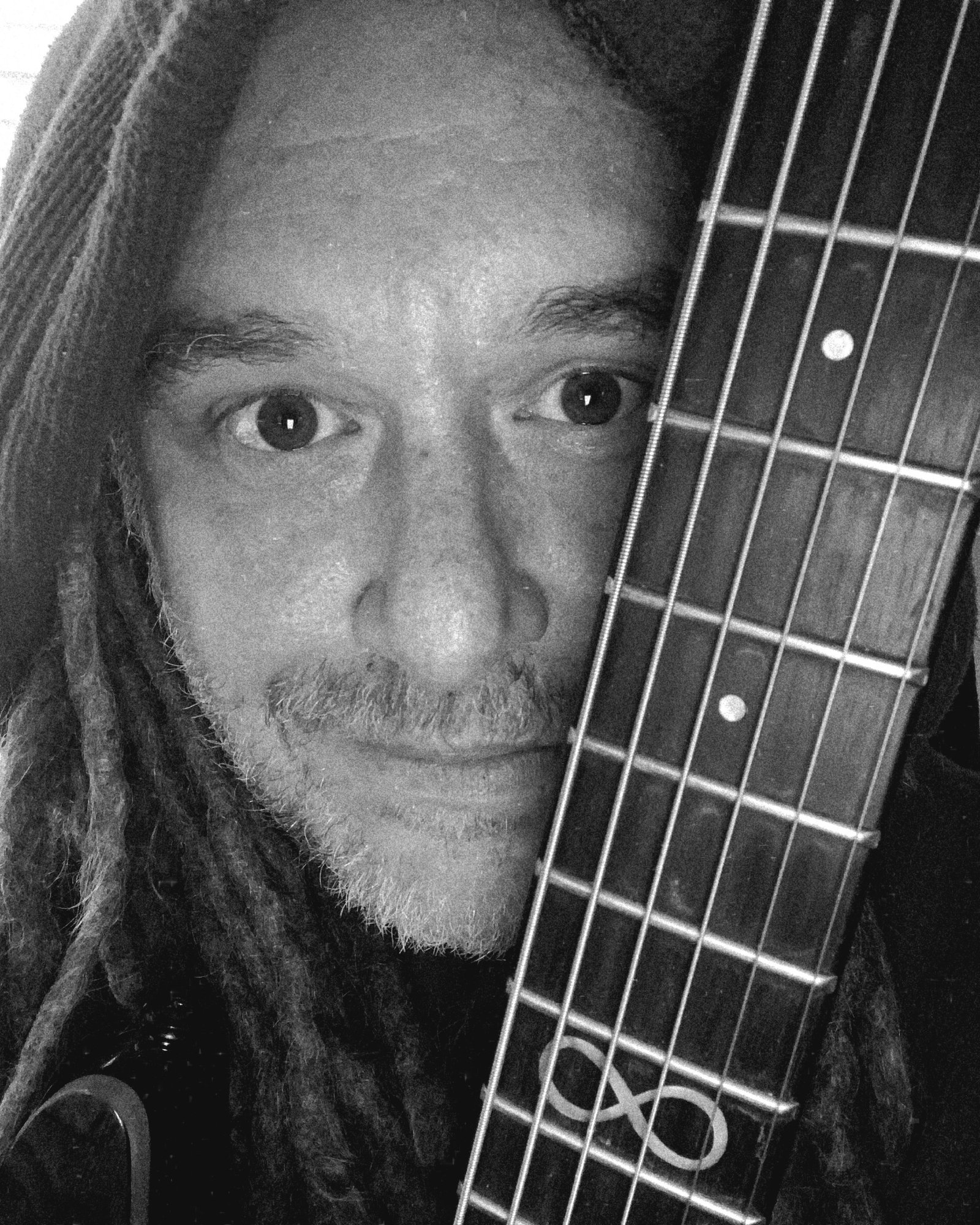 Benjamin Qualls — guitar